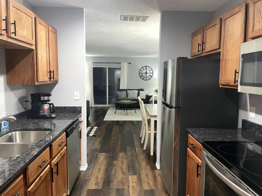 Luxury Modern Condo By The Lake - Succulent Way Branson Bagian luar foto