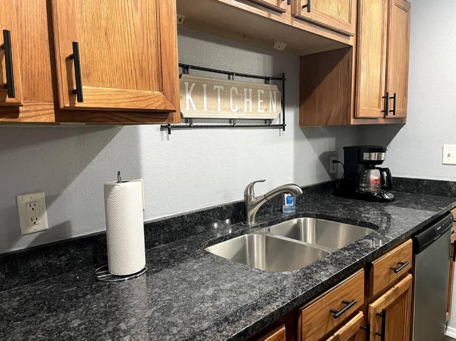 Luxury Modern Condo By The Lake - Succulent Way Branson Bagian luar foto